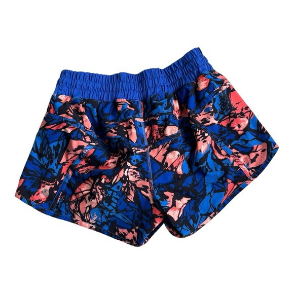 Lululemon Women’s Blue / Pink Printed Tracker Short IV - Picture 2 of 5